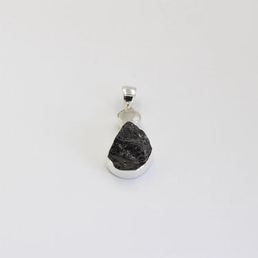 Schwarzer Turmalin Rohstein Anhänger Schmuck Mevas