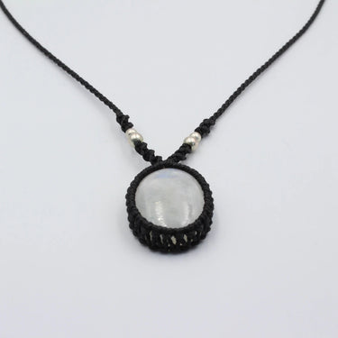 Oval Mondstein Makramee Halskette mit gewachster Faden